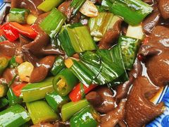 炒牛肝菌-榕江牛瘪牛肉火锅