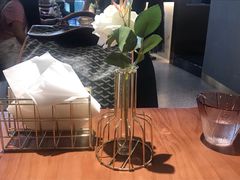 -POKEE VIA&Brunch·维娅(重庆来福士店)