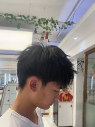 -镁连社·美联社