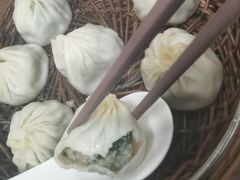 荠菜鲜肉小笼包-曼曼汤包(建国西路店)