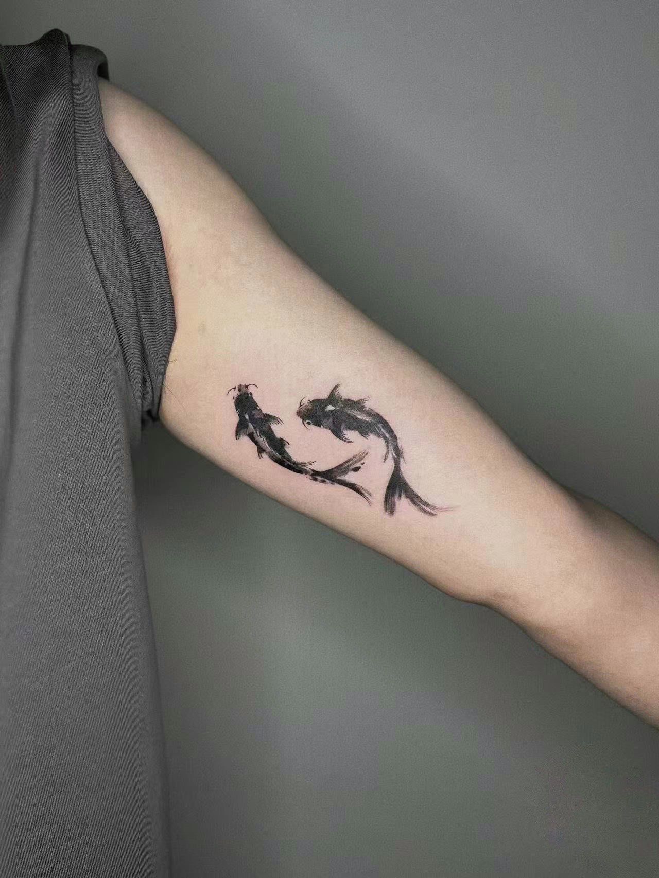 今天去金玺,纹身老师帮我设计的一个对我意义很大的图案,设计真的太棒