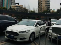 -徐汇日月光地下停车场