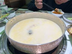 -洪氏嗨捞·广东猪肚鸡·椰子鸡火锅(西咸万象城店)