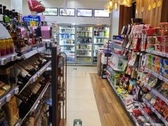 零售区-全家便利店(王府井大街店)