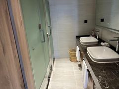 -武汉武昌站街道口华美达安可酒店