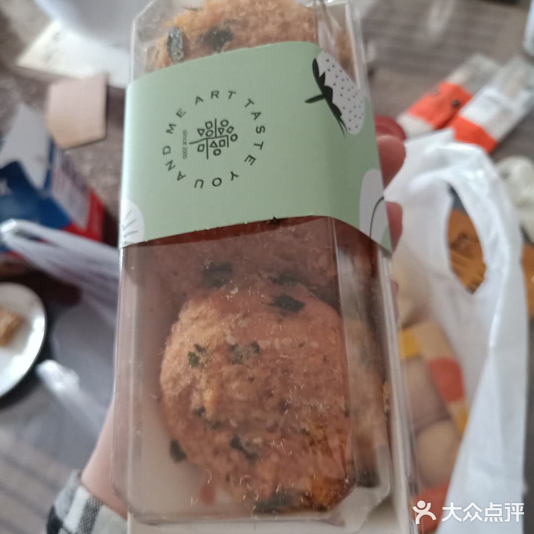 买了一块切片蛋糕里面是有