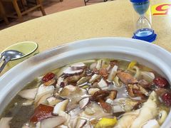 -东巴谷野生菌火锅餐厅