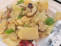 -缘来聚·徽菜名店(黄山宏村店)