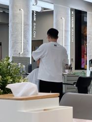 -Z.X HAIR SALON张新美业