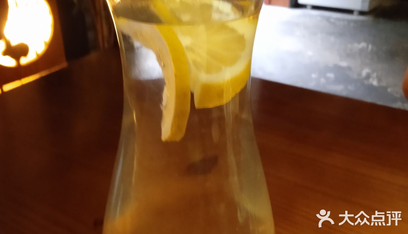 下班的烦恼都让他飘到脑后了呀！真的很不错的居酒屋！