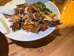 -帅巴人舅母子腊蹄民俗村