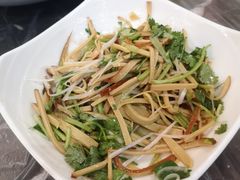 凉拌豆皮丝-指爱龙虾(金杨路总店)