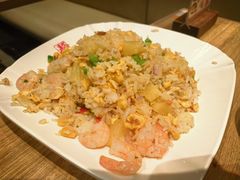 菠萝虾仁蛋炒饭-泰煌鸡·上海白斩鸡·鸡汤面(鹤庆店)