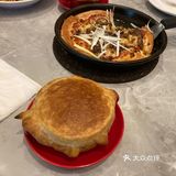 结果既没有黄瓜也没有葱，给我的答复是这些都是紧俏产品