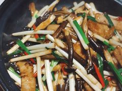 鸡枞菌花生芽-千百味红餐厅·江西菜(绿地双子塔店)