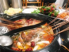 -灌县老妈砂锅串串香(万科红生活广场店)