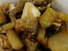 焖鱼头尾-焯明脆肉鲩世家(金沙洲店)