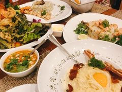 -Chom Cafe and Restaurant