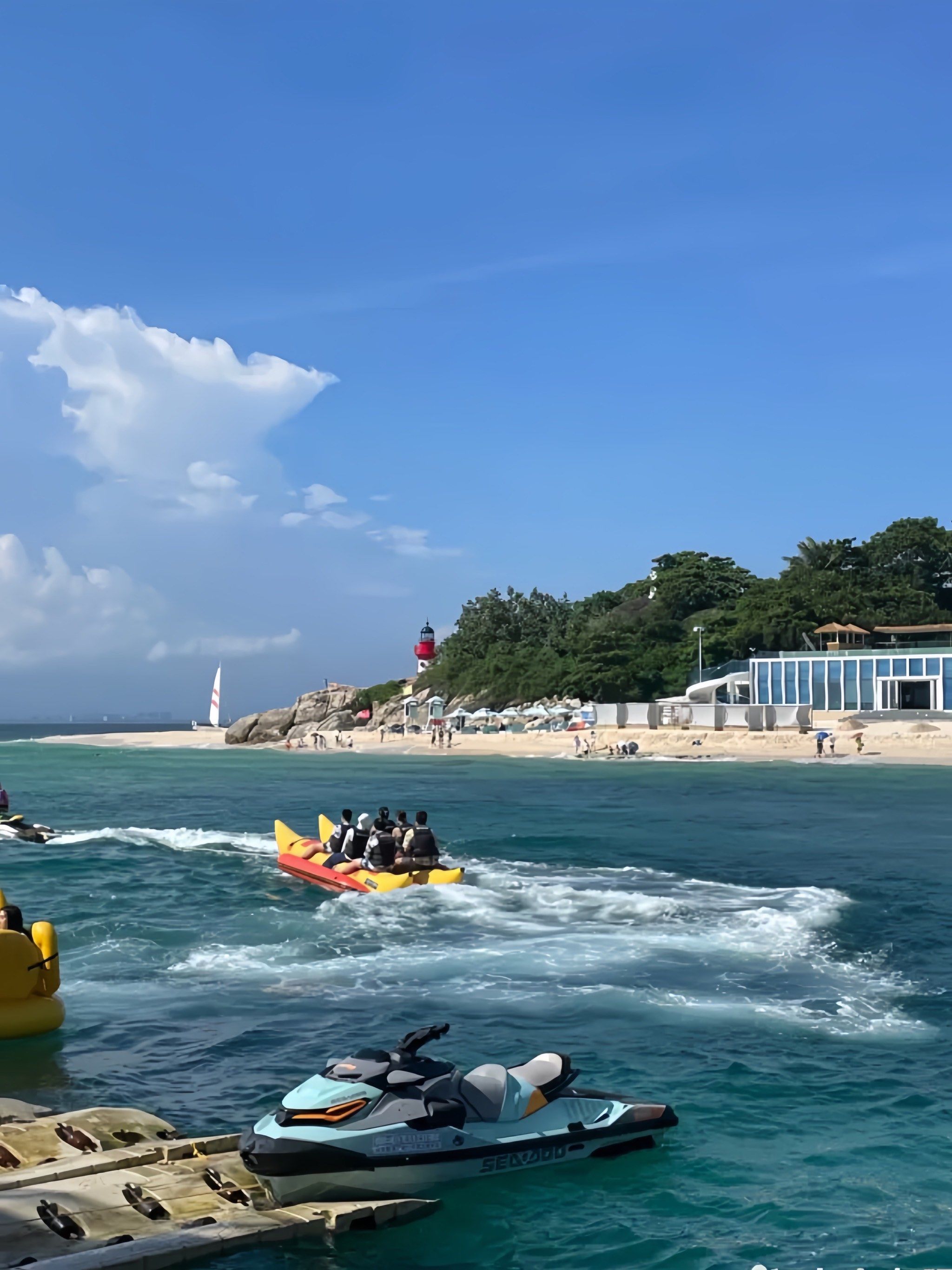 两个大学生穷游三亚,说点难听的大实话