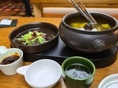 -云海肴·汽锅鸡·云南菜(天山百盛优客店)