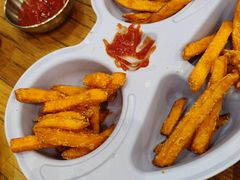 -汽车博物馆主题餐厅