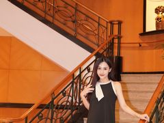 -深圳富苑皇冠假日套房酒店