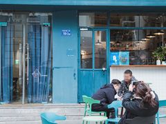 门面-Be Lived Cafe比例咖啡(摩天轮店)