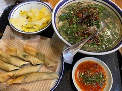 -云阿蛮云南生烫牛肉米线(奉贤路店)