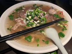 -大头虾越式风味餐厅(光明广场店)