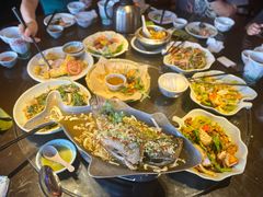 -大头虾越式风味餐厅(光明广场店)