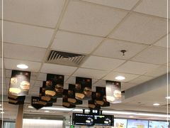 -麦当劳(轻轨曹杨路店)