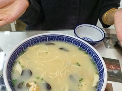 -沪西老弄堂面馆(定西路店)