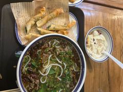 -云阿蛮云南生烫牛肉米线(奉贤路店)