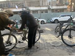 -肖氏修车行(严丰路店)