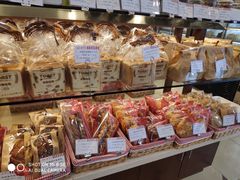 -红宝石·鲜奶小方·海派西点房(南丹店)