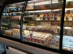 面包甜点陈列柜-味多美蛋糕(亚非大厦店)