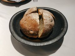 餐前面包-Erman岩烧牛排(虹桥南丰城店)