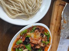 -歹歹的加个面过油肉拌面