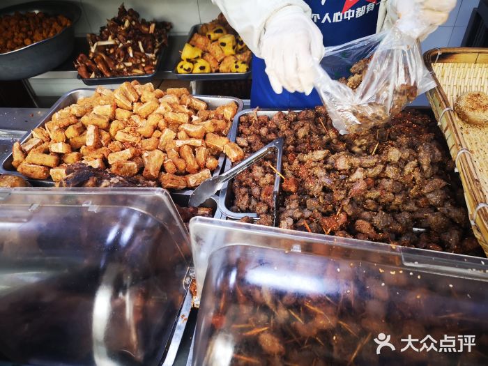 牛街洪记小吃店(牛街店)牛肉粒图片