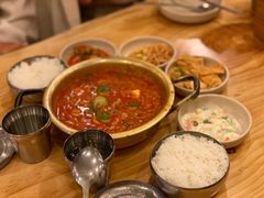 金枪鱼辣白菜汤-金北顺大锅家(신사본점)