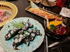 -山川小町·极番烧肉(新地假日广场店)