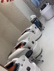 -碧莲盛·脱发养发中心