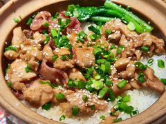 腊肠滑鸡煲仔饭-赵财财·肠粉·煲仔饭(华润万象城店)