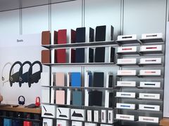 -Apple零售店(华贸购物中心店)