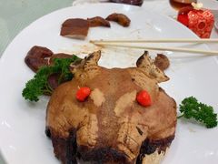 脆皮妙龄乳猪-香港富临皇宫(五月花商业广场店)