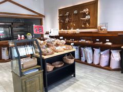 面包甜点陈列柜-HAVE A ROOM·有间质果(总店)