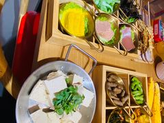 -三顾烤庐·烤鱼·烧烤·龙虾(奉贤店)