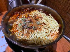 辛拉面-独食火锅·半米屋台(直营总店)