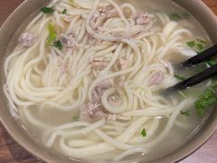 猪肘汤面-亮亮面馆(经六路店)