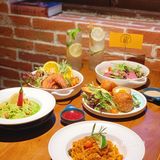 一起去以一颗百年榕树命名的美式餐厅吃饭吧[调皮]